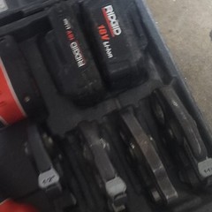 RIDGID RP 210 Press Tool Kit for PEX w/Batteries, Charger, 1/2&Prime; & 1-1/4&Prime; Clamps