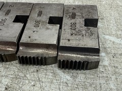 OSTER Symbol 300 Pipe Dies HSS, 1-1/2&Prime; to 2&Prime; NPT #12020 Used