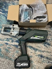 greenlee 12 ton crimper ,2 new batteries w charger