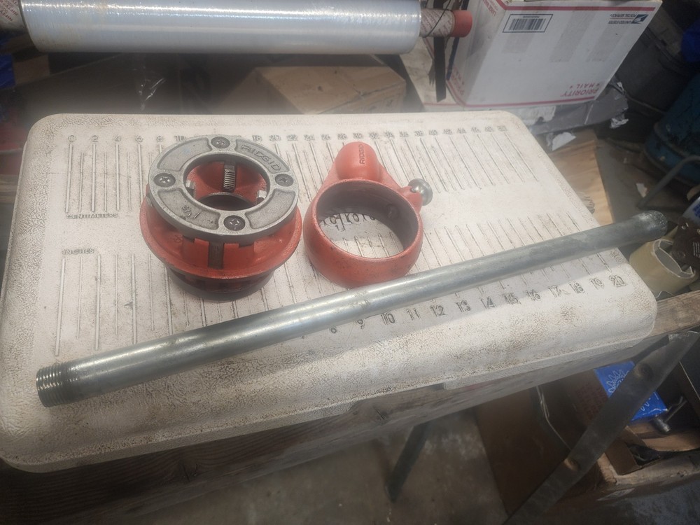 RIDGID 12-R Threader Ratchet Head & Handle & 12-R 1 1/2&Prime; Die Head Excellent