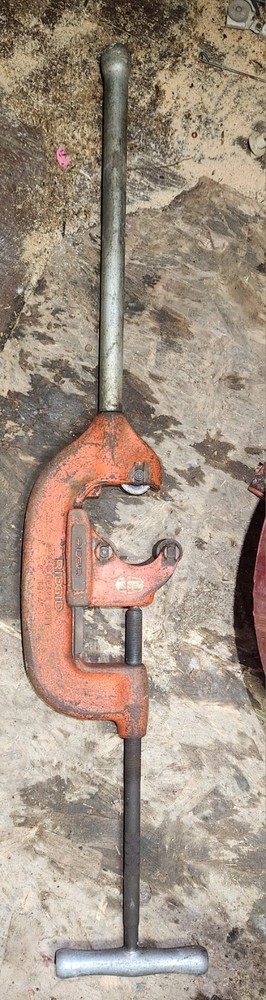 Rigid No. 4-S heavy duty 2&Prime;-4&Prime; Pipe Cutter 3 wheel NICE