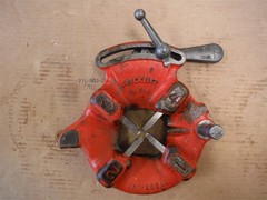 Lot Of 2 Ridgid 811A Pipe Threading Die Heads With Dies SEE DESCRIPTION *NDR7