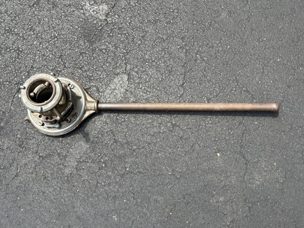 RIDGID ADJUSTABLE MANUAL WITH 23&Prime; PIPE THREADER No. 65R 1&Prime; to 2&Prime; CAPACITY 65-R