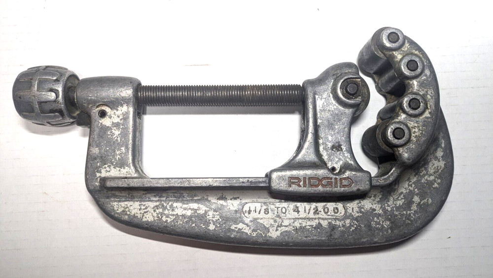 RIDGID TOOLS NO. 134 PIPE CUTTER 1-1/8&Prime; TO 4-1/2&Prime; O.D.