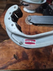 RIDGID No 152 1/4 to 2-5/8-Inch Capacity Quick Acting Tubing Cutter