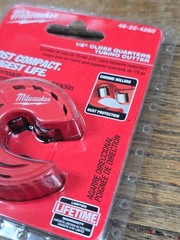 🛠️ Milwaukee 1/2 in. Close Quarters Tubing Cutter 48-22-4260
