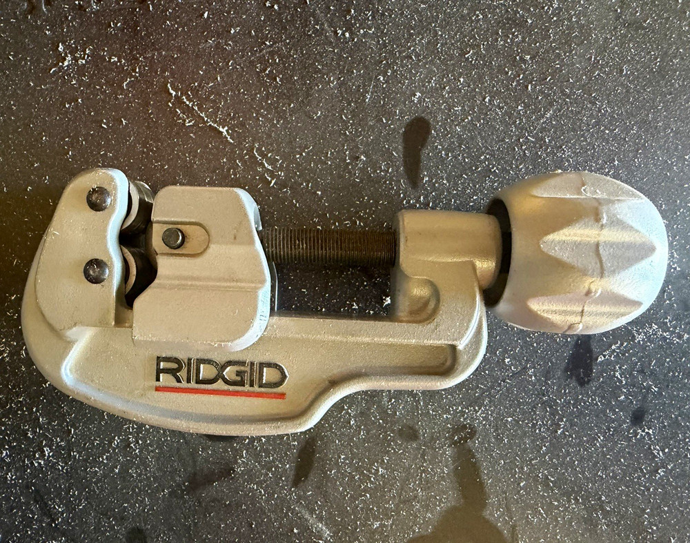 RIDGID Model 35S Pipe Cutter, 1/8 in to 1 1/8 in Capacity brand new out of box