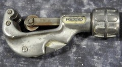 RIDGID 1/8 in. to 1-1/8 in. Model 150 Constant Swing Tubing Cutter