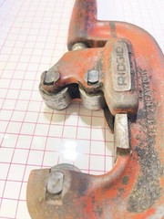 RIGID HEAVY DUTY PIPE CUTTER 1/8&Prime;-2&Prime; PIPE CAPACITY RIDGE TOOL CO