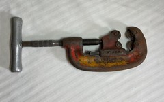 RIDGID 42A 4 Wheel Pipe Cutter 3/4&Prime; TO 2&Prime; No. 1-2 Elyria, Ohio USA Ridge Tool Co