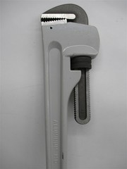 Stark 18847, 48&Prime; HD Aluminum Pipe Wrench, 6&Prime; Capacity