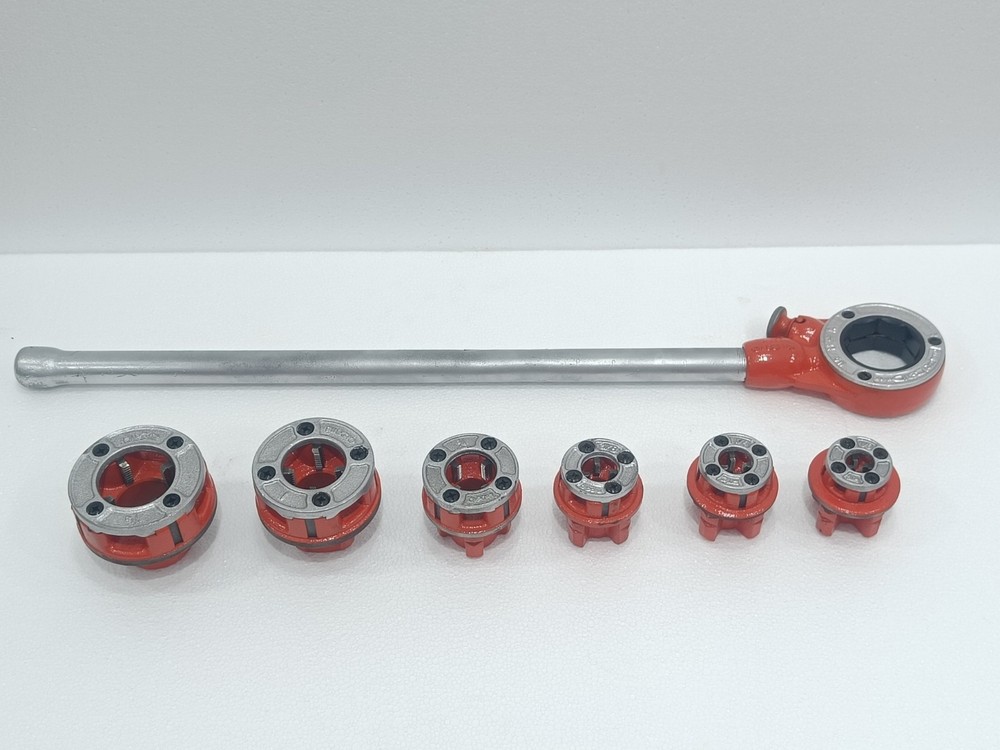 RIDGID 11 R BSPT MANUAL PIPE THREADER SET WITH RATCHET USA ACCESSORIES AS SHOWN