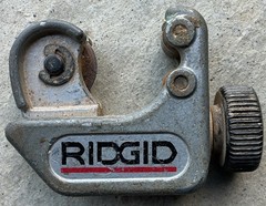 RIDGID 32985 Model 104 Close Quarters Tubing Cutter 3/16&Prime; to 15/16&Prime;,