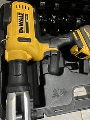 DEWALT DCE200M2K 20V Cordless Plumbing Pipe Press Tool w/ Crimping Heads/60V BAT