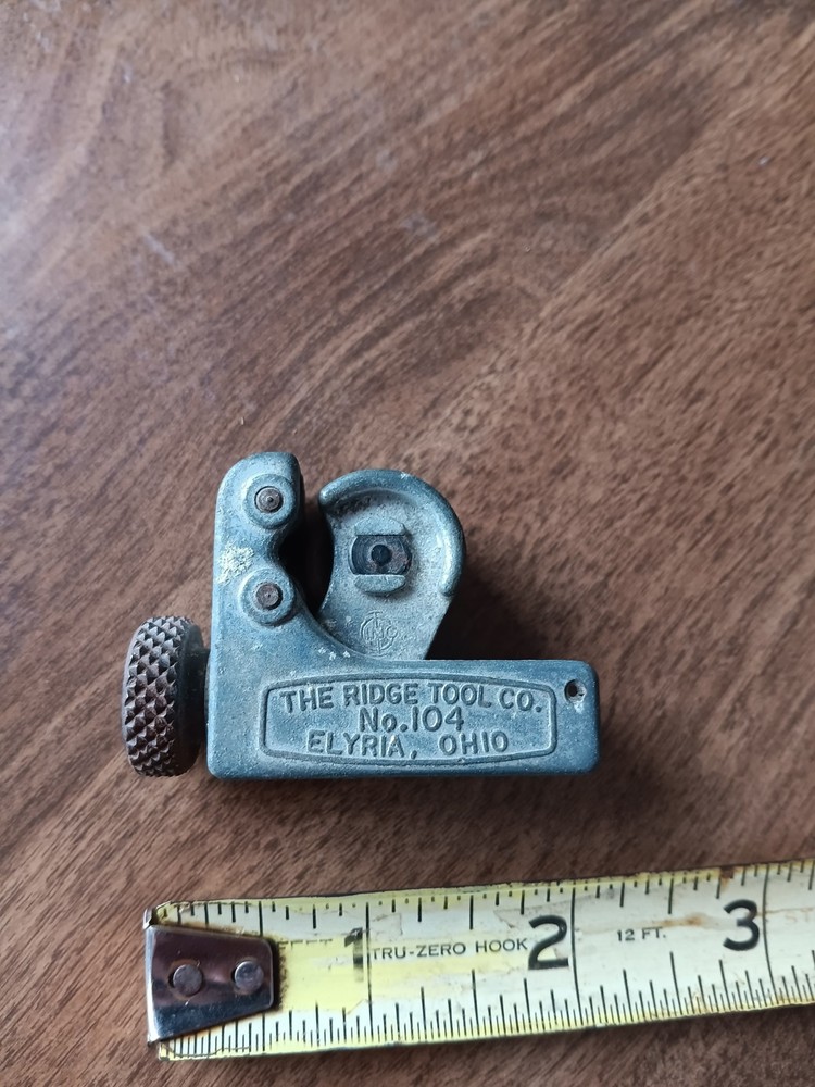 Vintage Ridge Tool co. No. 104 mini pipe cutter