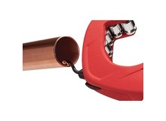 Milwaukee 48-22-4252 Constant Swing Tubing Cutter 1-1/2&Prime; 7&Prime; L Red Red
