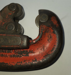 RIDGID Model 2-A Adjustable Heavy-Duty Pipe Cutter 1/8 in. to 2 in. Capacity