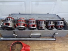 Ridgid 12-R Pipe Threader Die Head Set w/Case & Ratchet Head 12R 1/2&Prime; &ndash; 2&Prime; Dies
