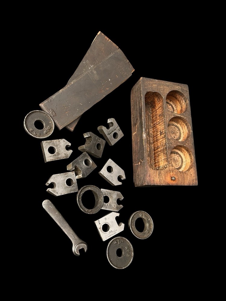 13pc Vintage Adjustable Pipe Threading Stock & Die Set Greenfield Mass. READ