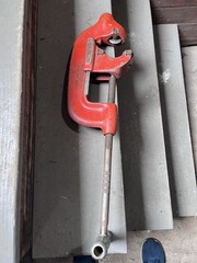RIDGID No.4-S HEAVY DUTY 2&Prime; TO 4&Prime; PIPE CUTTER 32845