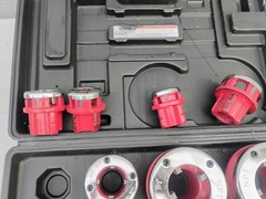 Central Machinery Ratcheting Pipe Threader Kit 3/8&Prime;-2&Prime; 10 Pc Great Condition