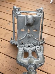 Vintage MARK MFG Co Chicago No. 1 Pipe Vise Bench Mount Pipe Fitting Plumbing