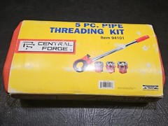 Central Forge Pipe Thread Kit Item # 94101 &ndash; 5-Piece Set, 3 Dies: 1/2&Prime;, 3/4&Prime;, 1&Prime;