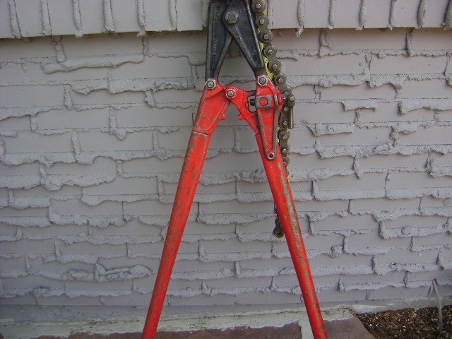 Wheeler Mfg Cast Iron Pipe Chain Snap Cutter Model 590. 27&Prime; Chain.