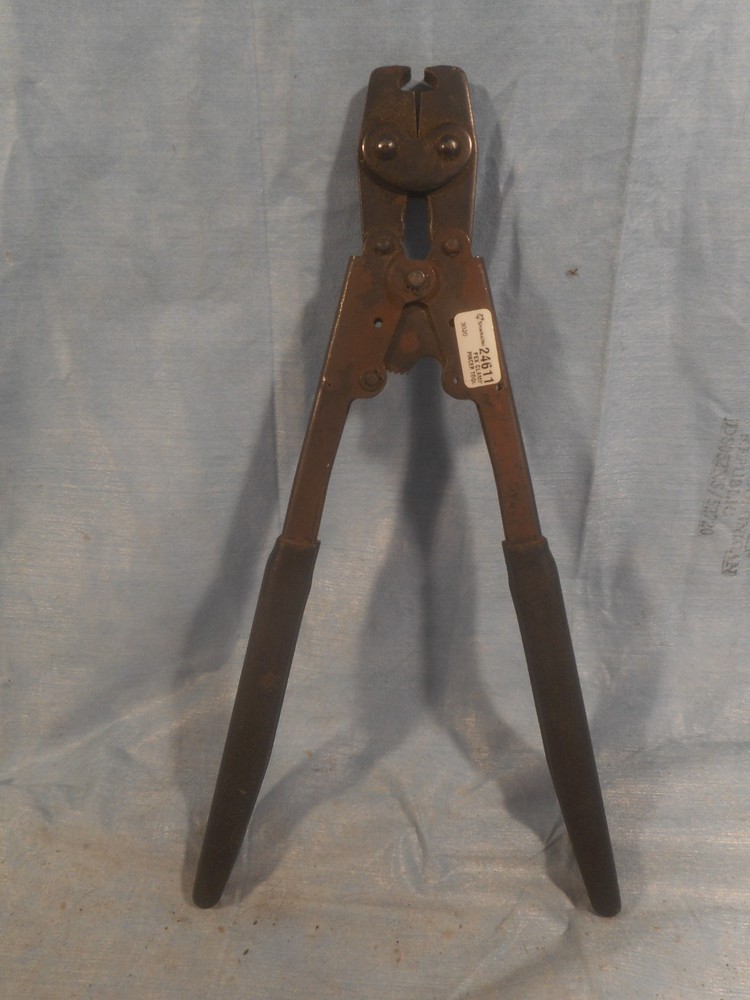 SharkBite PEX Clamp Tool, easy crimp Full Size Handle 24611 PEX Pincer