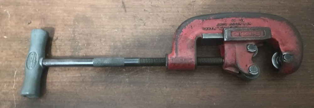 Ridgid No. 1 & 2 Heavy Duty 1/8&Prime; to 2&Prime; Inch Pipe Cutter Rigid Cleaned Oiled