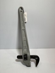 Crescent Pipe Wrench Aluminum Offset Handle 18&rdquo;