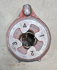 RIDGID C-148-1 No 65-R Manual Receding Universal Pipe Threader 1&Prime; to 2&Prime; Capacity