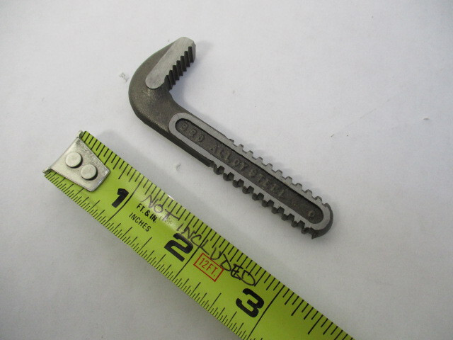 New RIDGID Pipe Wrench Replacement Hook Jaw B26 for a 6&Prime; Wrench 1/8&Prime; &ndash; 3/4&Prime; NOS