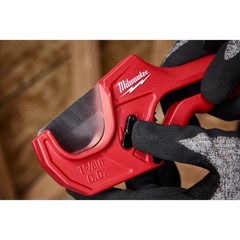 Milwaukee 48-22-4220 1-5/8 in Ratcheting PVC Pipe Cutter Stainless Blade