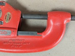 Ridgid No. 3-S Heavy Duty Pipe Cutter 1-3 Inch Capacity Red Tool