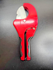 SUPERIOR 37116 PVC PIPE TUBING 2 1/2&Prime; RATCHETING PVC CUTTERS TOOL. PLEASE READ