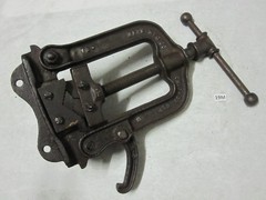 Vintage MARK MFG Co Chicago No. 2 Pipe Vise Bench Mount Pipe Fitting Plumbing