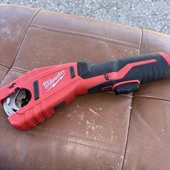 Milwaukee M12 Cordless Copper Tubing Pipe Cutter 3/8&Prime;-1&Prime; Tool Only 2471-20