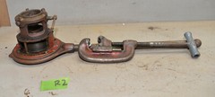 Ridgid Model 65R 1&Prime; &ndash; 2&Prime; capacity pipe threader die head & No 2 cutter tools R2