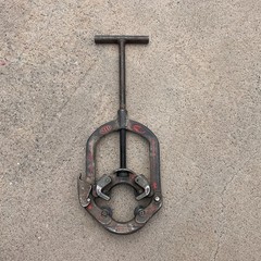 Reed H-6 Hinged 4-Wheel Pipe Cutters Cast & Ductile Pipe 4&Prime; to 6&Prime; Capacity
