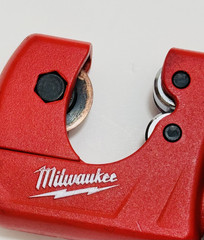 Milwaukee 48-22-4251 Mini Copper Tubing Cutter 1/8&Prime;-1 1/8&Prime; &ndash; Excellent Condition