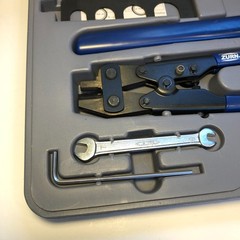 Zurn PEX Multi-Head Crimping Tool Kit w/ Jaws Gauge Wrench (3/8&Prime;-3/4&Prime; Sizes)