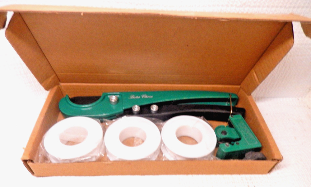 { NEW Bates- PEX Pipe Cutter, Cuts up to 1-1/4&Prime;, Tube Cutter 1/8&Prime;-7/8&Prime;, PTFE