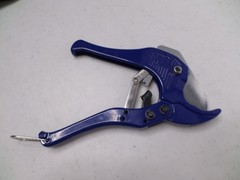 Irwin Ratcheting PVC Cutter &ndash; Cuts up to 1-1/2&Prime; Diameter (38 mm) Pipe