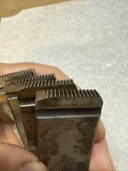RIDGID 47995 Universal 3/8&Prime;-16 UNC Bolt Dies