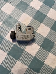 Ridgid 104 3/16 in. to 15/16 in. Close Quarters Lightweight Tubing Cutter