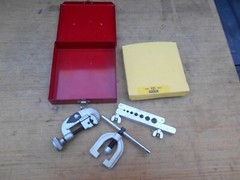 PROTO TOOLS No. 351 FLARING TOOL & No. 350 TUBING CUTTER w/ METAL CASE