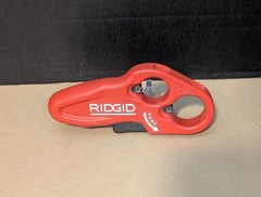 RIDGID PTEC 3000 Plastic Pipe Cutter, 1-1/4 to 1-1/2&Prime;