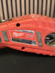 Milwaukee Cordless Copper Tubing Cutter Model 2471-20 w/ M12 Battery 1.5aH