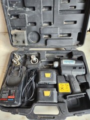 Uponor Expansion Tool, Cordless W/Case, 2 Batteries and 3 Jaws